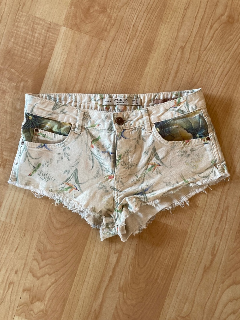 Zara size 2 tropical denim booty shorts